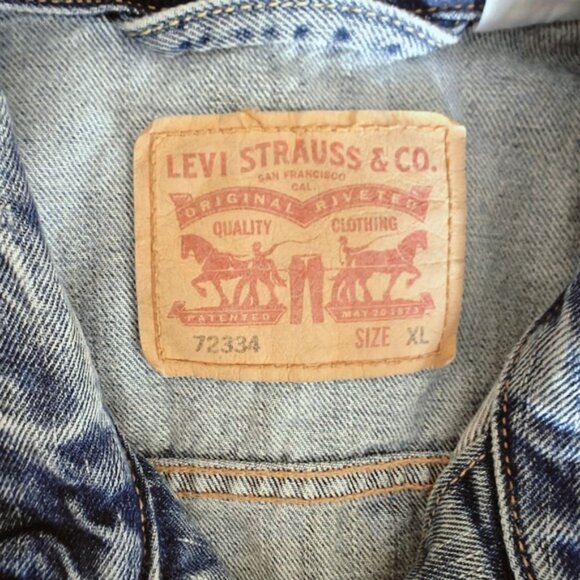 Levi's Classic Denim Jacket XL Blue PC9-72334-0139  2016 Buttons Long Sleeves - Picture 6 of 10